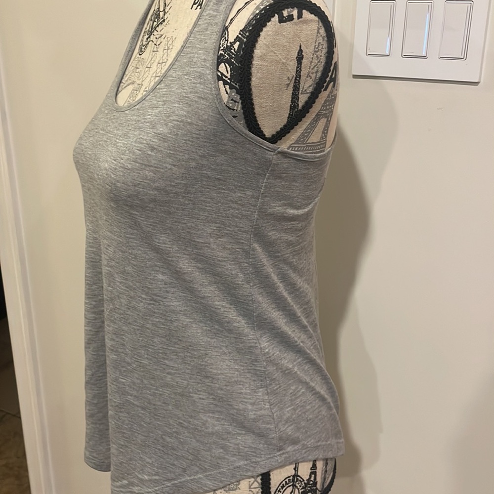 COMFORTABLE GREY TANK - Picture 2 of 6